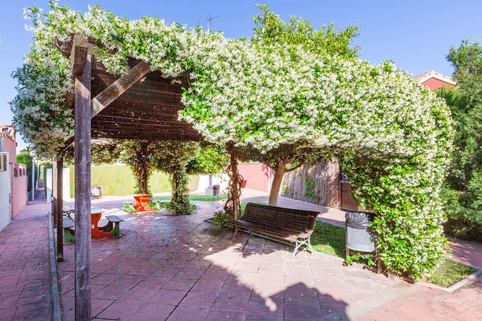 4 Zimmer Villa zu verkaufen in Moncada mit Pool Garage - 475.662 € (Ref: 9836241)