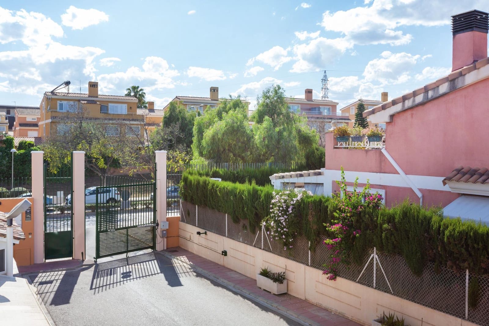 4 Zimmer Villa zu verkaufen in Moncada mit Pool Garage - 475.662 € (Ref: 9836241)