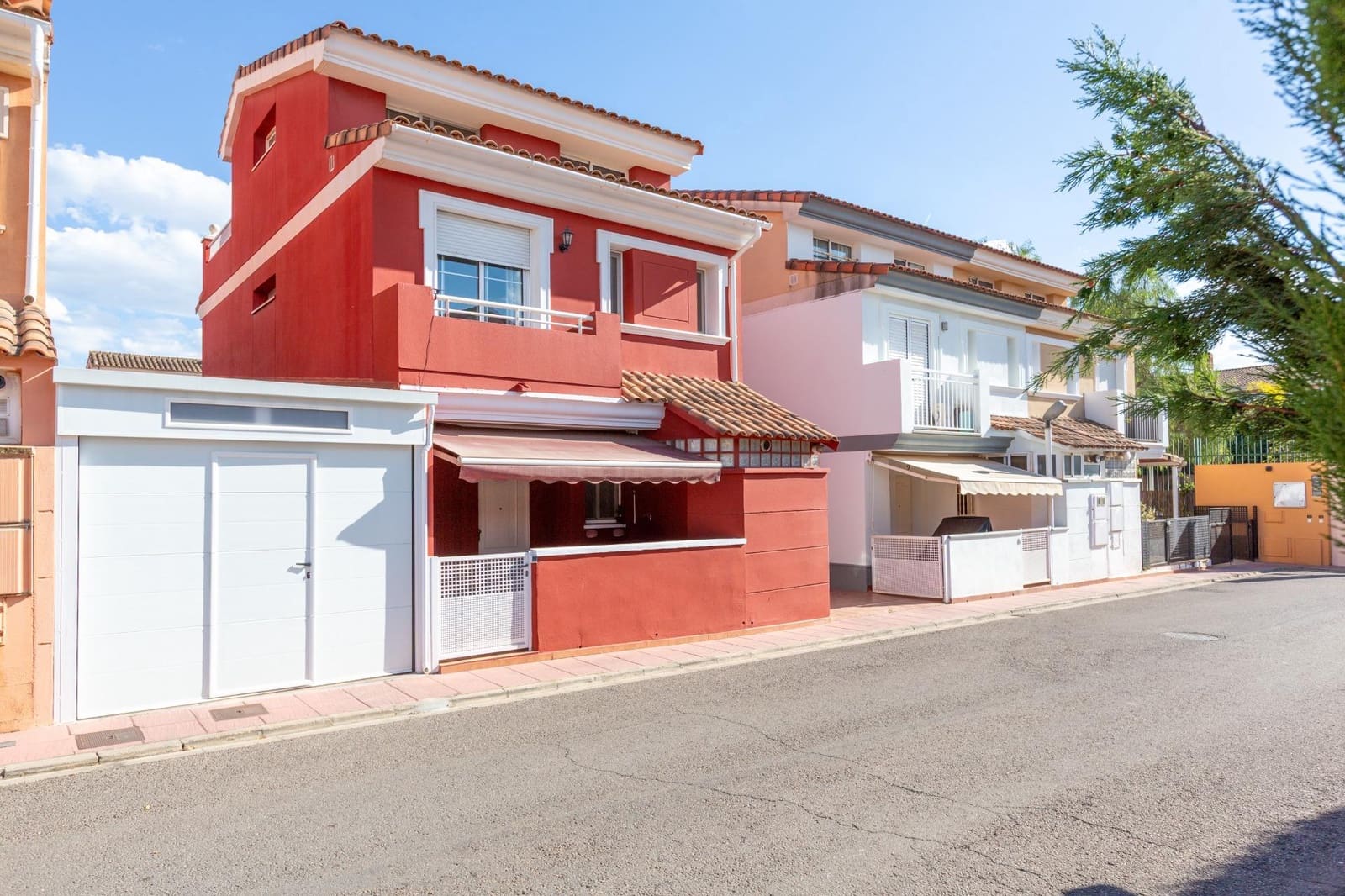 4 Zimmer Villa zu verkaufen in Moncada mit Pool Garage - 475.662 € (Ref: 9836241)