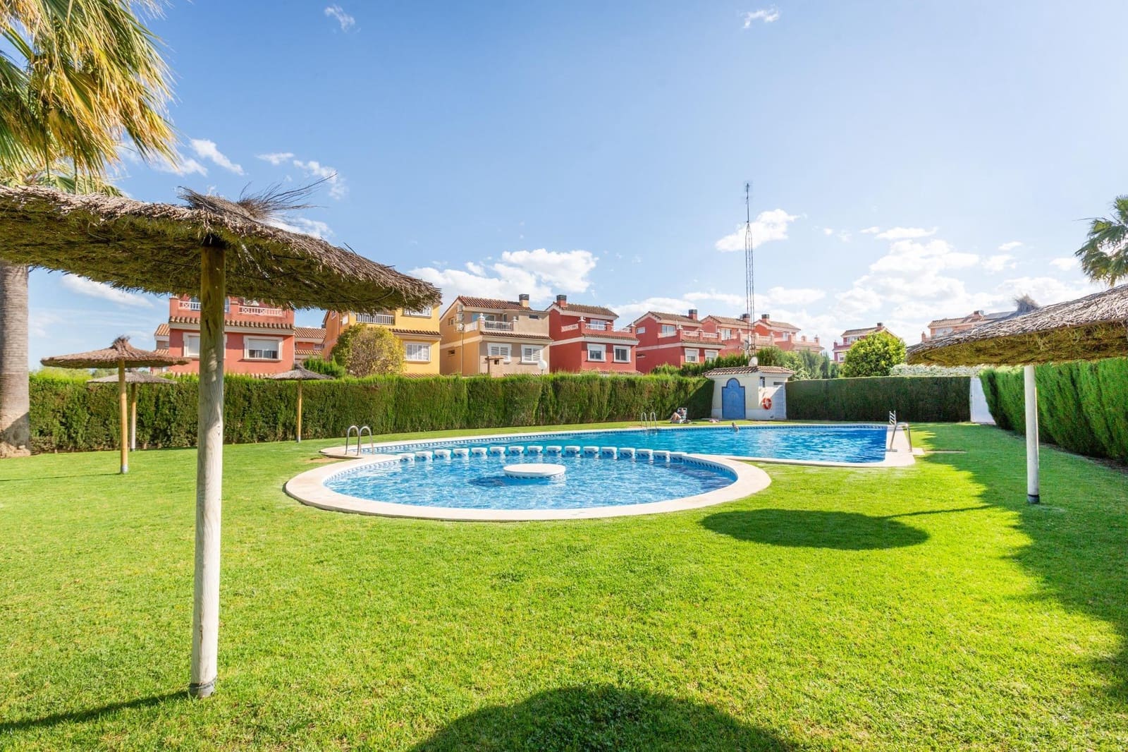 4 Zimmer Villa zu verkaufen in Moncada mit Pool Garage - 475.662 € (Ref: 9836241)