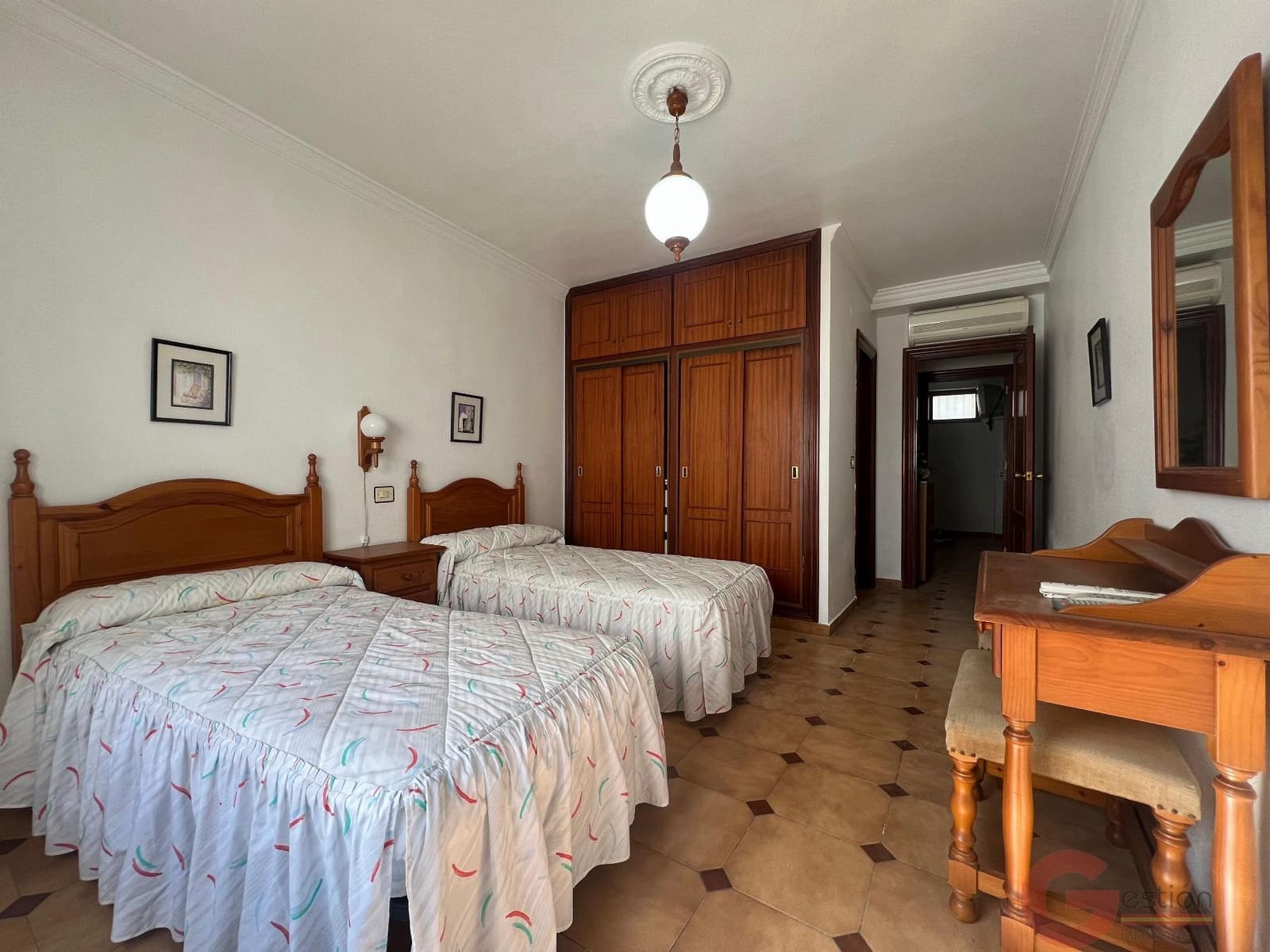 14 Zimmer Hotel zu verkaufen in Salobrena - 449.900 € (Ref: 10000074)