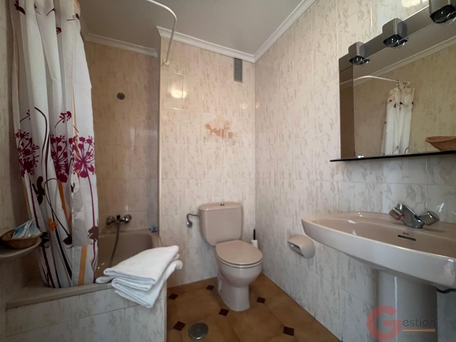 14 Zimmer Hotel zu verkaufen in Salobrena - 449.900 € (Ref: 10000074)