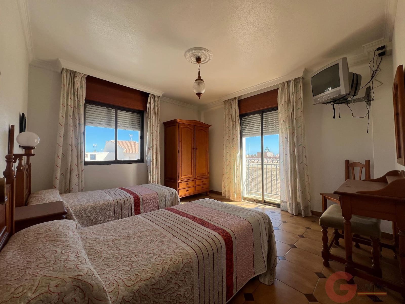 14 Zimmer Hotel zu verkaufen in Salobrena - 449.900 € (Ref: 10000074)
