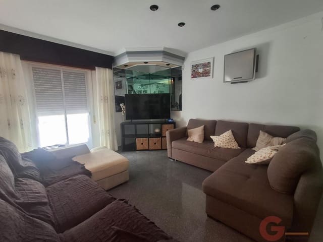 Chalet de 3 habitaciones en Molvízar en venta - 160.000 € (Ref: 10000077)