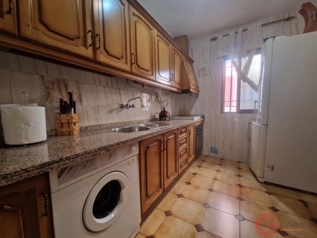 Chalet de 4 habitaciones en Molvízar en venta - 121.900 € (Ref: 10000082)