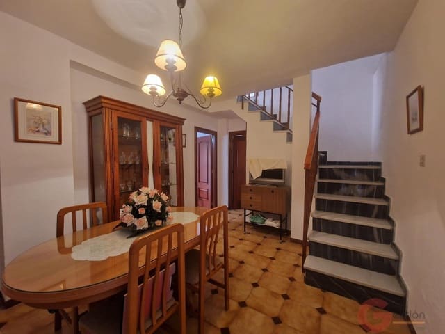 Chalet de 4 habitaciones en Molvízar en venta - 121.900 € (Ref: 10000082)