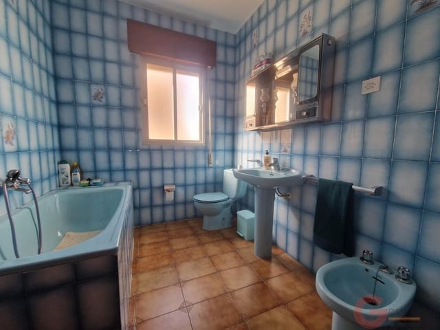 Chalet de 4 habitaciones en Molvízar en venta - 121.900 € (Ref: 10000082)