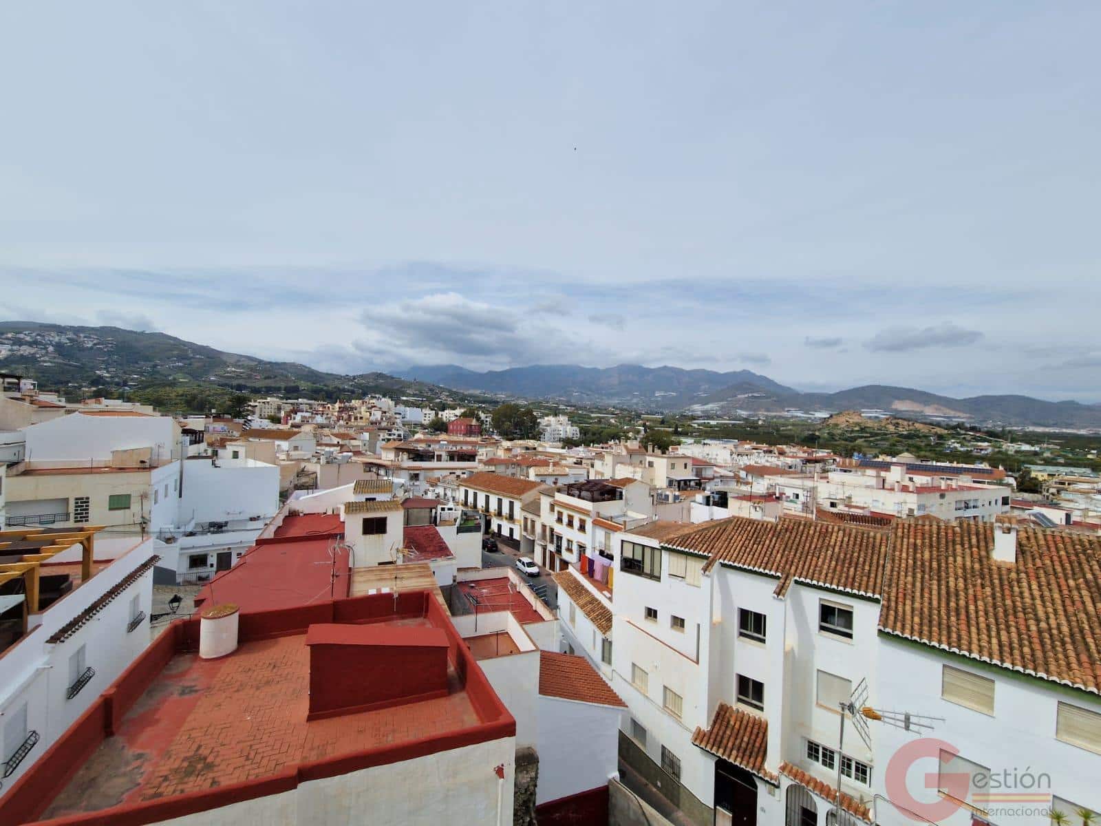 Chalet de 3 habitaciones en Salobreña en venta - 179.900 € (Ref: 10000083)