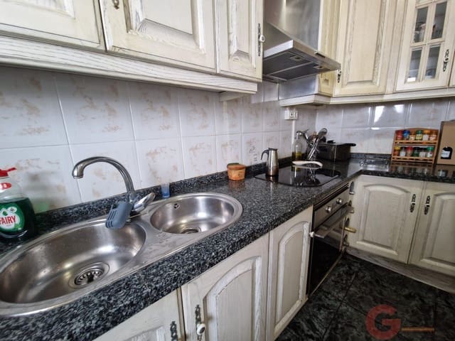 Chalet de 3 habitaciones en Salobreña en venta - 179.900 € (Ref: 10000083)