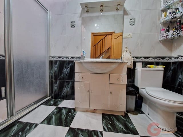 Chalet de 3 habitaciones en Salobreña en venta - 179.900 € (Ref: 10000083)