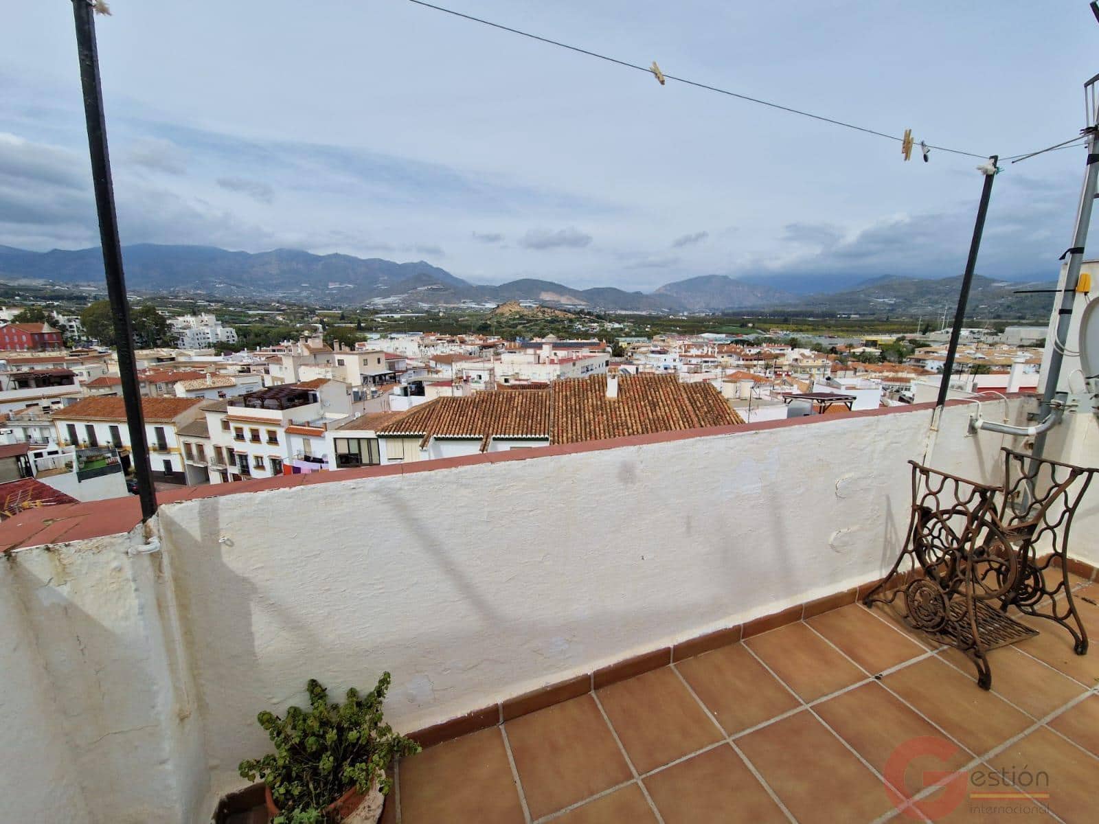 Chalet de 3 habitaciones en Salobreña en venta - 179.900 € (Ref: 10000083)