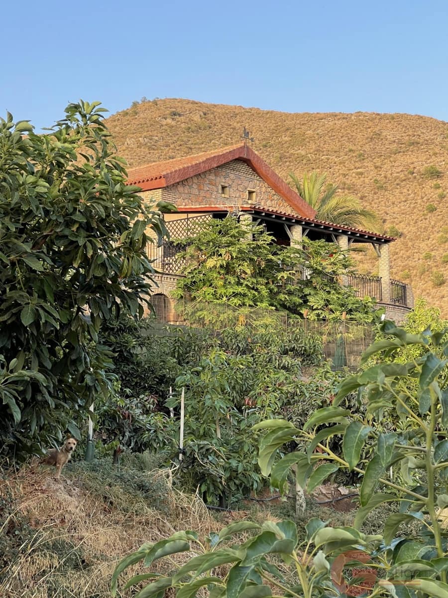 3 slaapkamer Finca/Landhuis te koop in Lobres met zwembad - € 402.900 (Ref: 10000085)