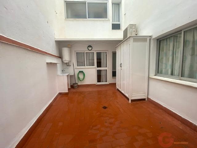 Piso de 3 habitaciones en Torre del Mar, Vélez-Málaga en venta - 338.000 € (Ref: 10000087)