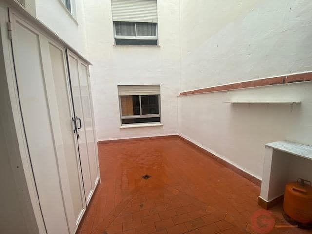 Piso de 3 habitaciones en Torre del Mar, Vélez-Málaga en venta - 338.000 € (Ref: 10000087)