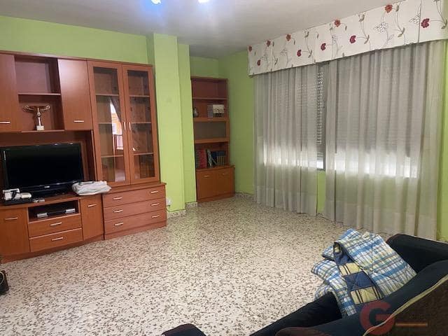 Piso de 3 habitaciones en Torre del Mar en venta - 338.000 € (Ref: 10000087)