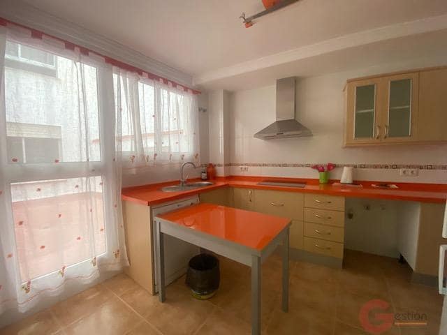 Piso de 3 habitaciones en Torre del Mar en venta - 338.000 € (Ref: 10000087)