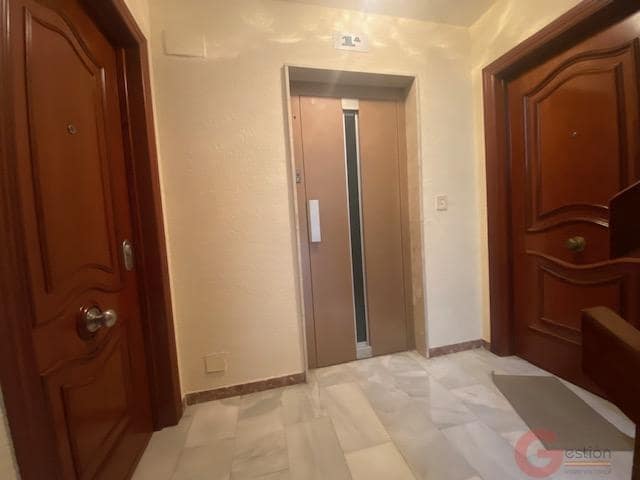 Piso de 3 habitaciones en Torre del Mar en venta - 338.000 € (Ref: 10000087)