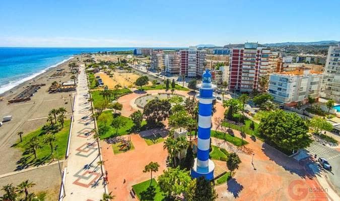 Piso de 3 habitaciones en Torre del Mar en venta - 338.000 € (Ref: 10000087)