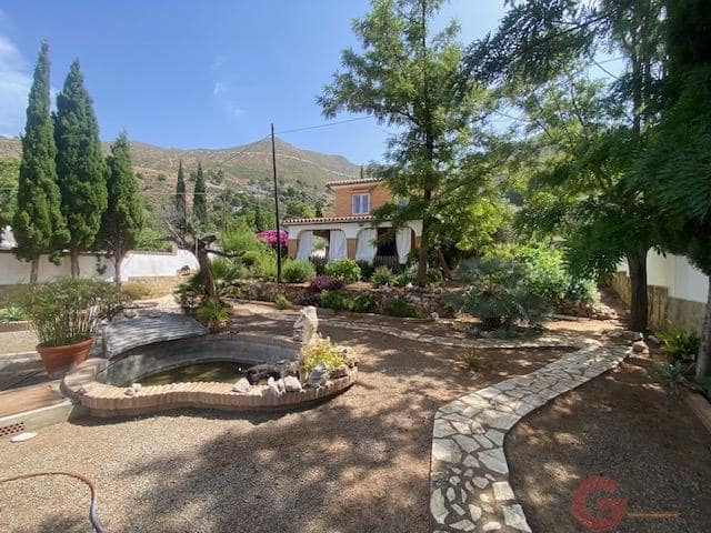 4 sypialnia Willa na sprzedaż w Cómpeta z basenem garażem - 599 000 € (Ref: 10000088)