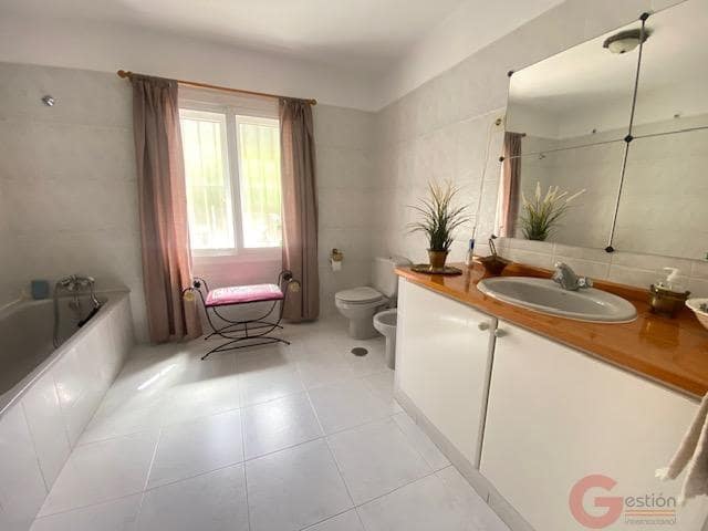 4 sypialnia Willa na sprzedaż w Competa z basenem garażem - 599 000 € (Ref: 10000088)