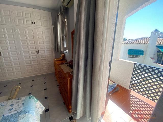 2 bedroom Semi-detached Villa for sale in Nerja with pool - € 371,000 (Ref: 10000095)