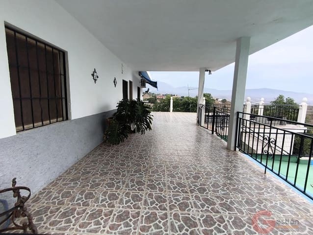 5 slaapkamer Finca/Landhuis te koop in Motril met zwembad garage - € 324.000 (Ref: 10027416)