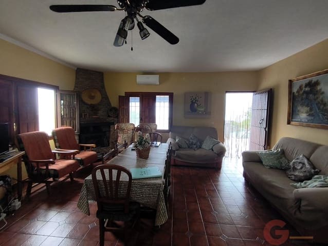 5 slaapkamer Finca/Landhuis te koop in Motril met zwembad garage - € 324.000 (Ref: 10027416)