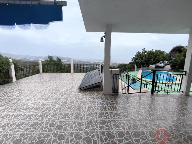5 slaapkamer Finca/Landhuis te koop in Motril met zwembad garage - € 324.000 (Ref: 10027416)