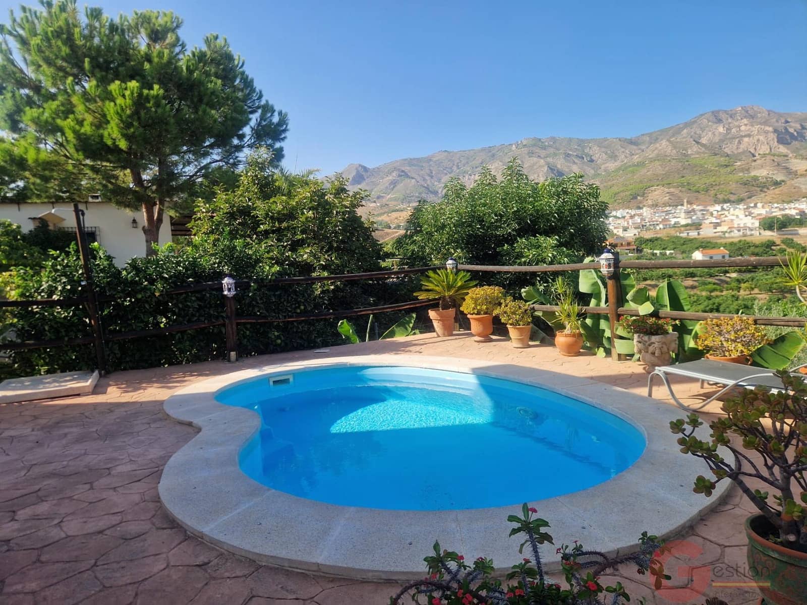 4 bedroom Villa for sale in Molvizar with pool - € 318,000 (Ref: 10049866)