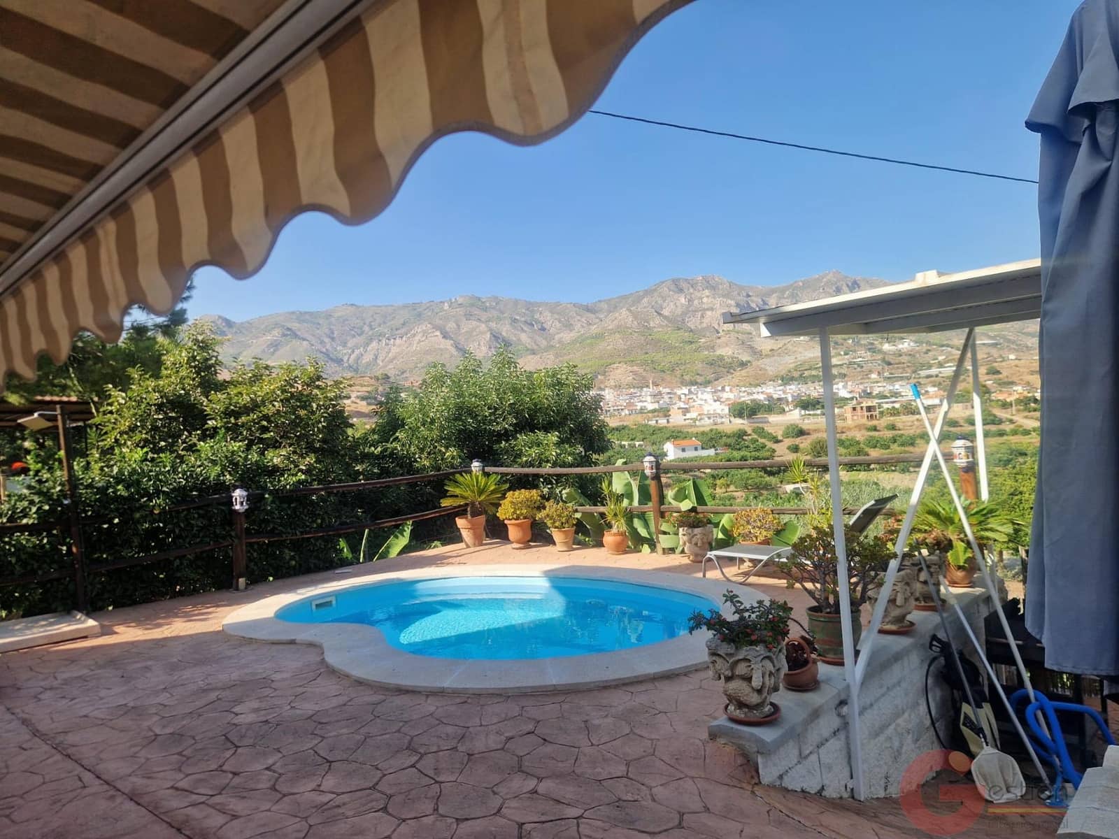 4 bedroom Villa for sale in Molvizar with pool - € 318,000 (Ref: 10049866)