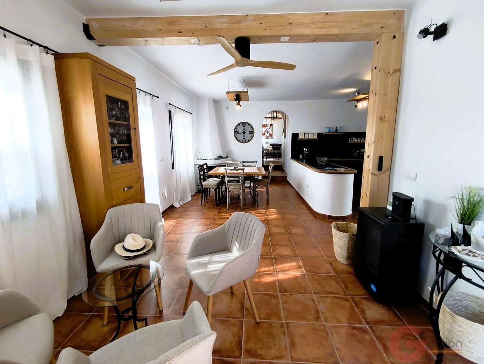 Chalet de 3 habitaciones en Motril en venta con piscina garaje - 595.000 € (Ref: 10049868)