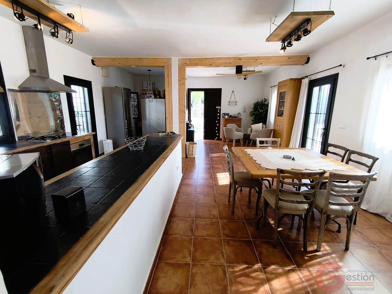 Chalet de 3 habitaciones en Motril en venta con piscina garaje - 595.000 € (Ref: 10049868)