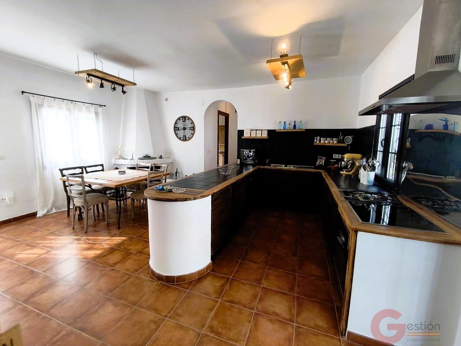 Chalet de 3 habitaciones en Motril en venta con piscina garaje - 595.000 € (Ref: 10049868)