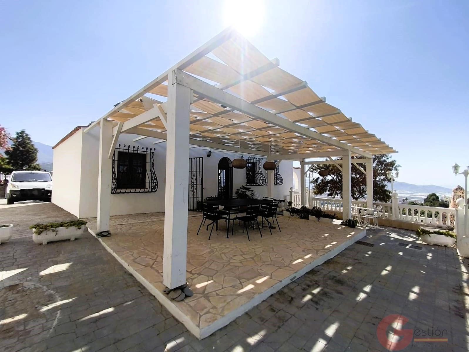 Chalet de 3 habitaciones en Motril en venta con piscina garaje - 595.000 € (Ref: 10049868)