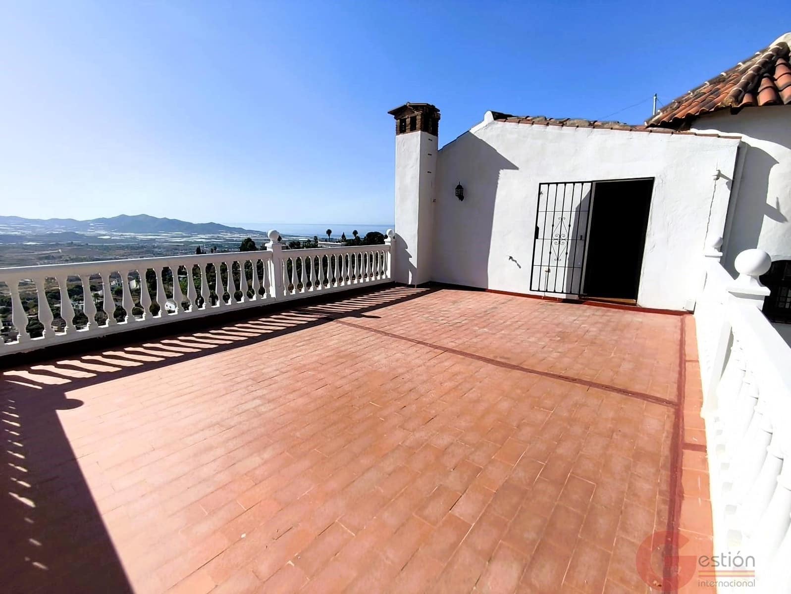 Chalet de 3 habitaciones en Motril en venta con piscina garaje - 595.000 € (Ref: 10049868)