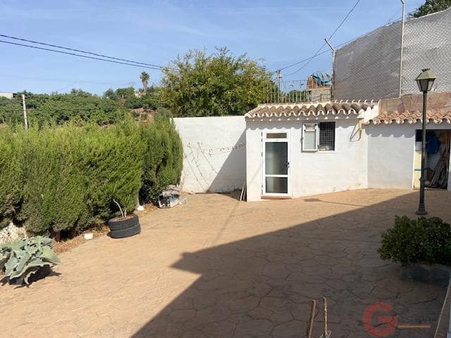 2 soveværelse Finca/Landehus til salg i Velez-Malaga med swimmingpool garage - € 640.000 (Ref: 10074666)