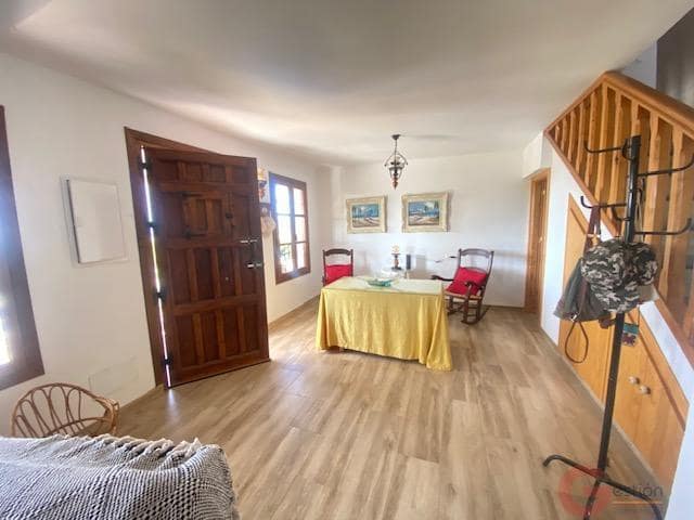 2 soveværelse Finca/Landehus til salg i Velez-Malaga med swimmingpool garage - € 640.000 (Ref: 10074666)