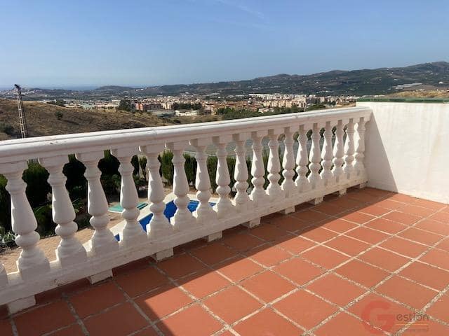 2 soveværelse Finca/Landehus til salg i Velez-Malaga med swimmingpool garage - € 640.000 (Ref: 10074666)