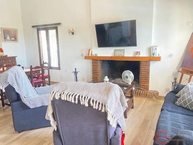 2 soveværelse Finca/Landehus til salg i Velez-Malaga med swimmingpool garage - € 640.000 (Ref: 10074666)