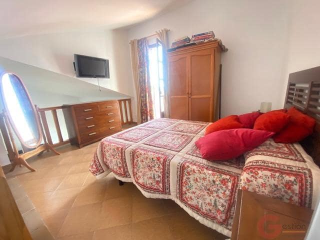 2 soveværelse Finca/Landehus til salg i Velez-Malaga med swimmingpool garage - € 640.000 (Ref: 10074666)