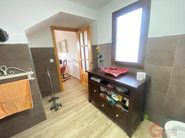 2 soveværelse Finca/Landehus til salg i Velez-Malaga med swimmingpool garage - € 640.000 (Ref: 10074666)
