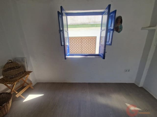 Chalet de 4 habitaciones en Salobreña en venta - 300.000 € (Ref: 10080159)