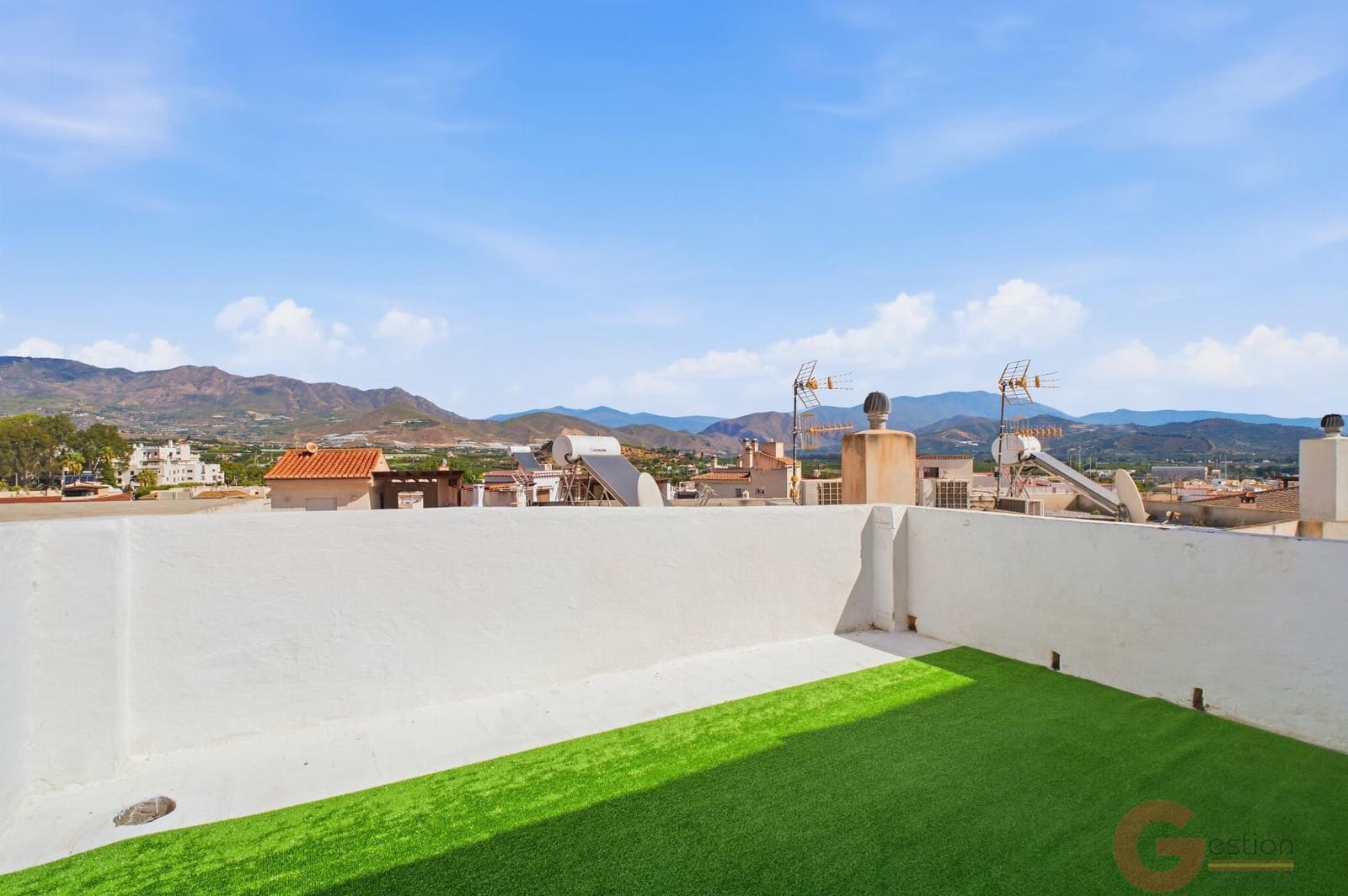 4 bedroom Villa for sale in Salobrena - € 249,000 (Ref: 10080159)