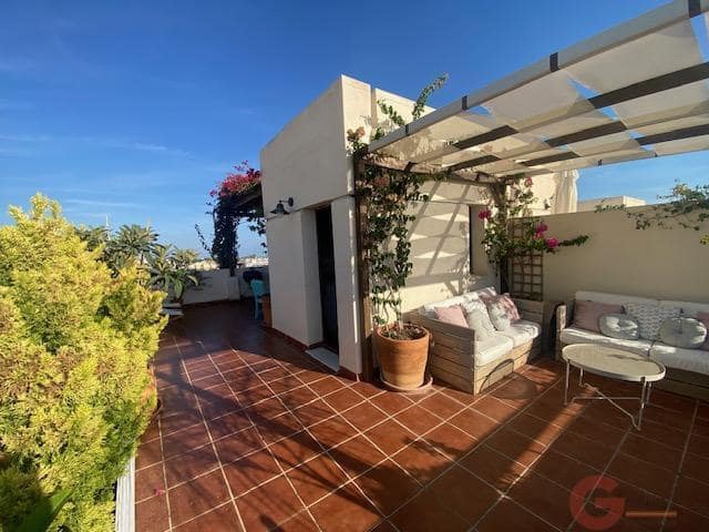 4 soverom Villa til salgs i Almayate med svømmebasseng garasje - € 495 000 (Ref: 10127336)