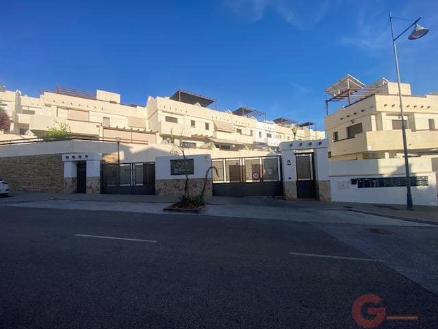 4 soverom Villa til salgs i Almayate med svømmebasseng garasje - € 495 000 (Ref: 10127336)