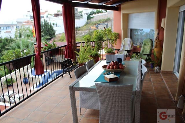 5 quarto Moradia para venda em Salobreña com piscina - 740 000 € (Ref: 3605631)