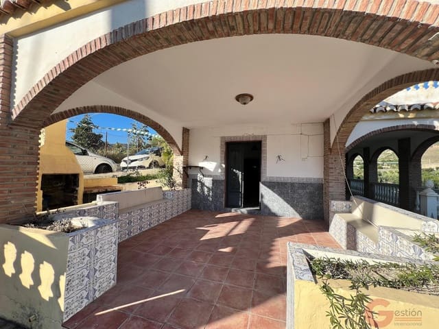 4 soveværelse Finca/Landehus til salg i Molvízar med swimmingpool - € 250.000 (Ref: 4167326)