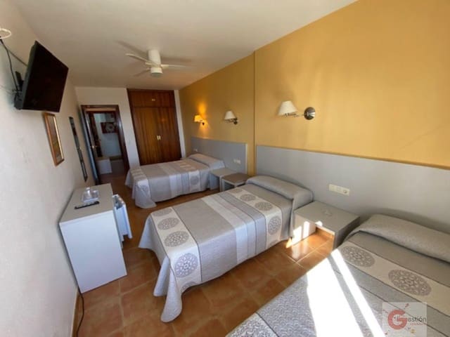 29 bedroom Hotel for sale in Almuñécar - € 2,500,000 (Ref: 5942019)
