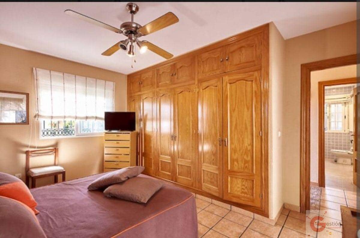 3 bedroom Villa for sale in Almunecar with pool garage - € 689,000 (Ref: 6009652)