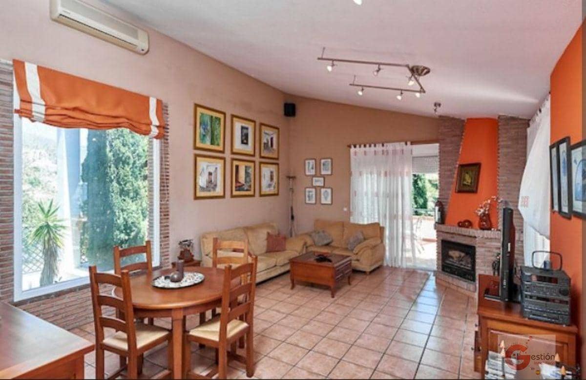 3 bedroom Villa for sale in Almunecar with pool garage - € 689,000 (Ref: 6009652)